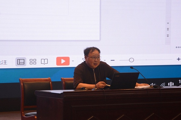 说明: https://www.ahnu.edu.cn/__local/D/9F/6D/0D390BA3CC12572683BF22367CB_5F8BDBC7_10251.jpg